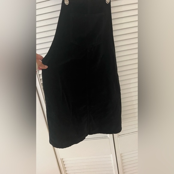 Black Velvet Overall Dress - Size 4 - Picture 2 of 3